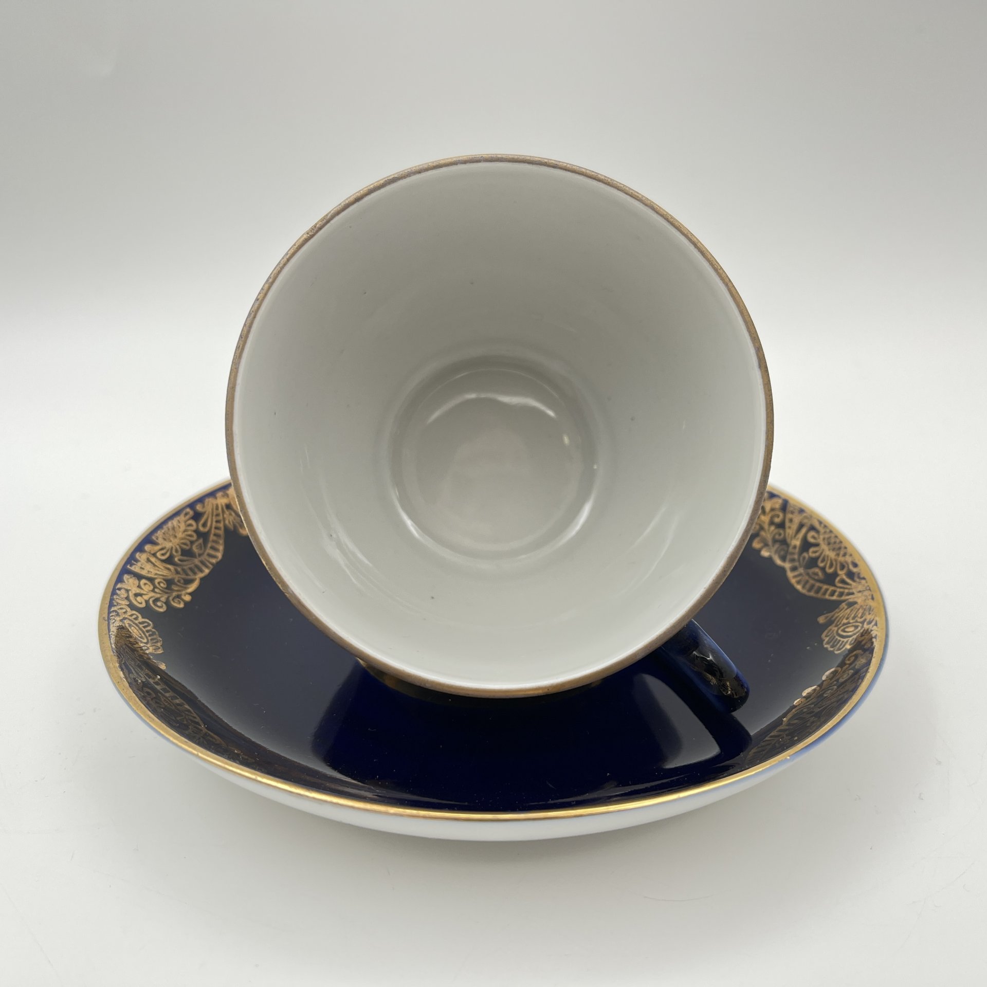 Чайная пара "Золотой фриз", фарфор, крытье кобальтом, золочение, Ленинградский фарфоровый завод (ЛФЗ), СССР, 1960-1970 гг.