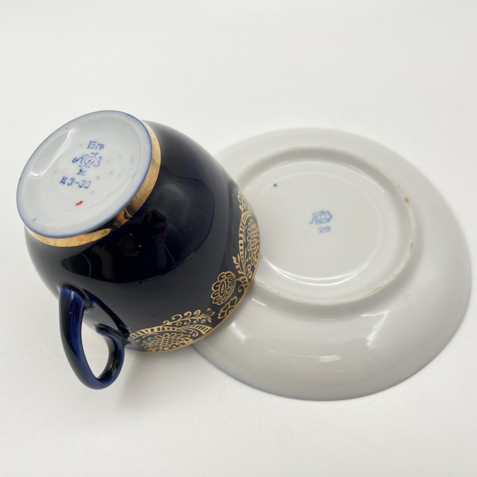 Чайная пара "Золотой фриз", фарфор, крытье кобальтом, золочение, Ленинградский фарфоровый завод (ЛФЗ), СССР, 1960-1970 гг.