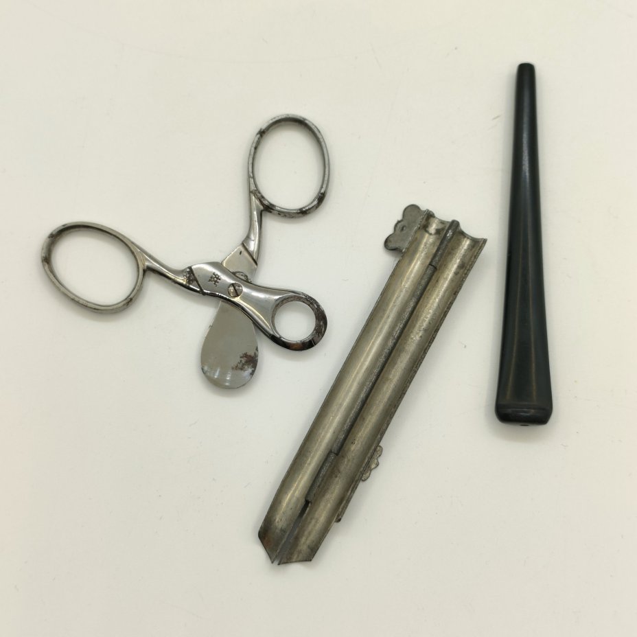 Набор сигаретный в оригинальном футляре (щипцы/гильотинка для обрезки сигарет, прибор для набивки), металл, картон, пластмасса, искусственная кожа, Zwilling J.A. Henckels Solingen, Германия, 1930-1960 гг.
