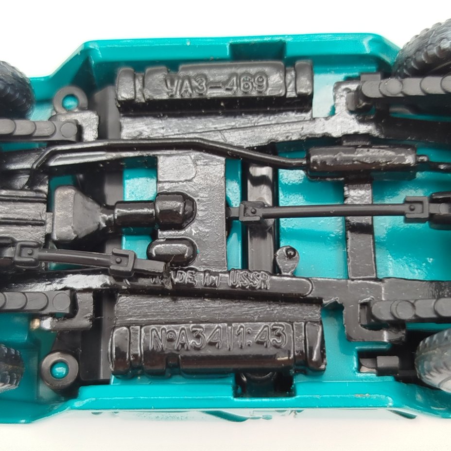 Модель автомобиля "УАЗ 469. №А34" в коробке