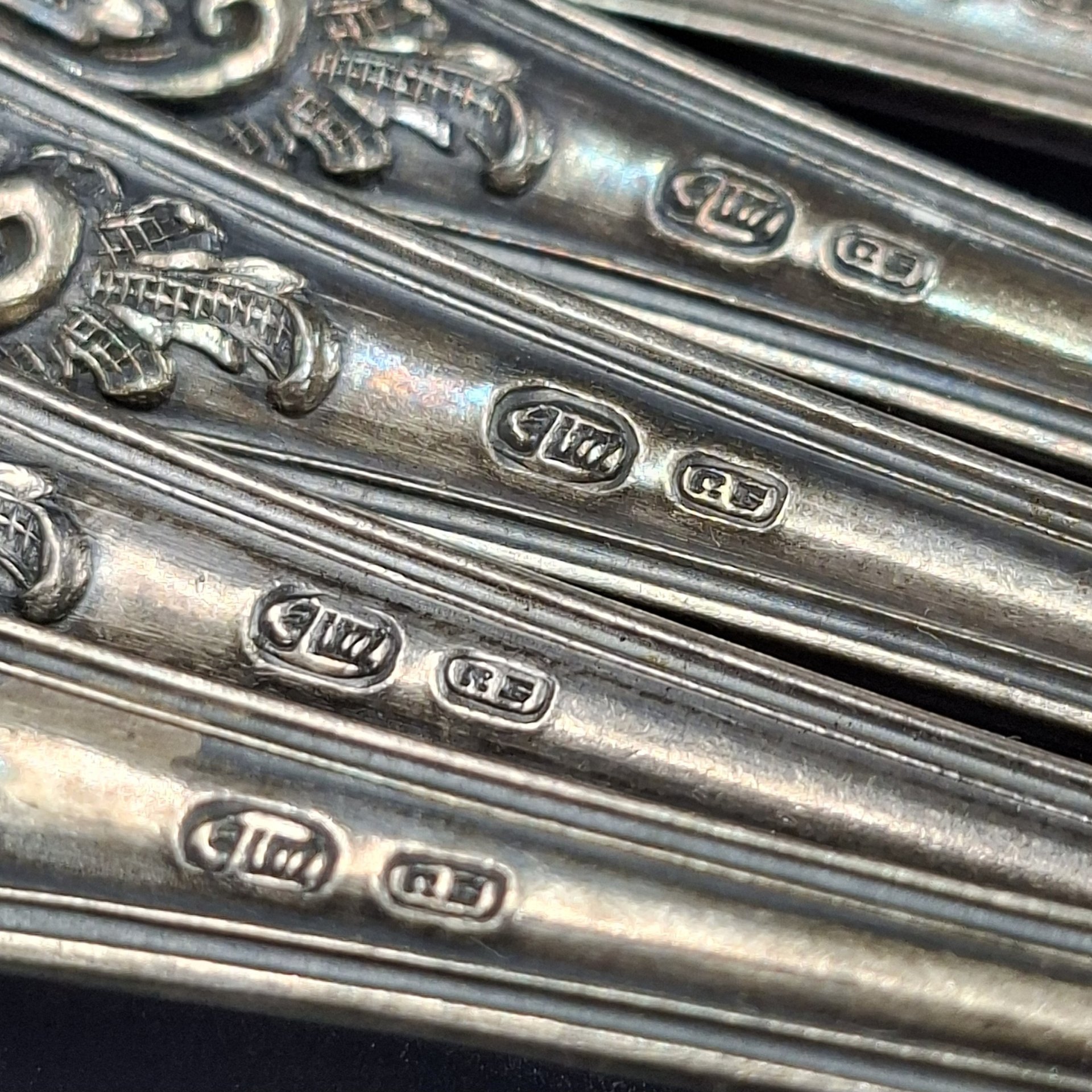 Набор из шести больших вилок с растительным декором, мНЦ (медь-никель-цинк), Вольнянский завод столовых приборов им. Шевченко (ЗiШ, ЗиШ), СССР, 1960-1980 гг.