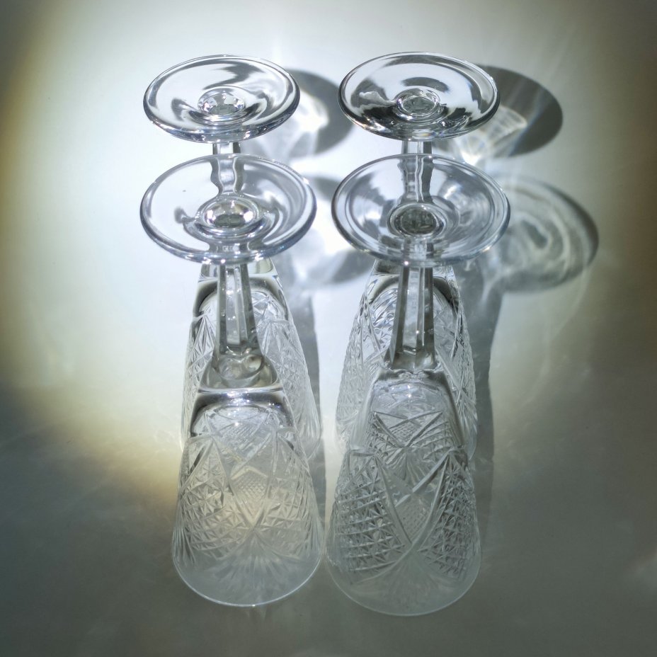 Набор из 4-х бокалов с резным геометрическим декором