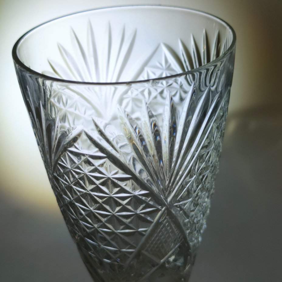 Набор из 4-х бокалов с резным геометрическим декором