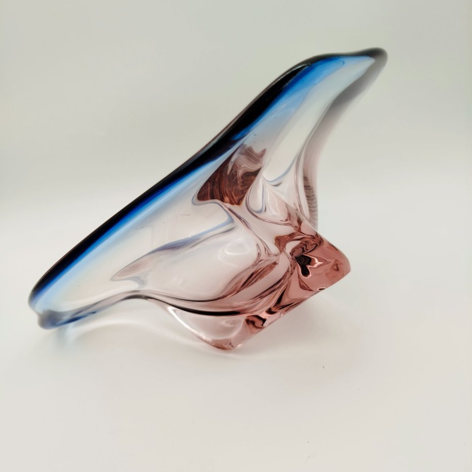 Ваза (фруктовница), выполненная в розовом и голубом оттенках