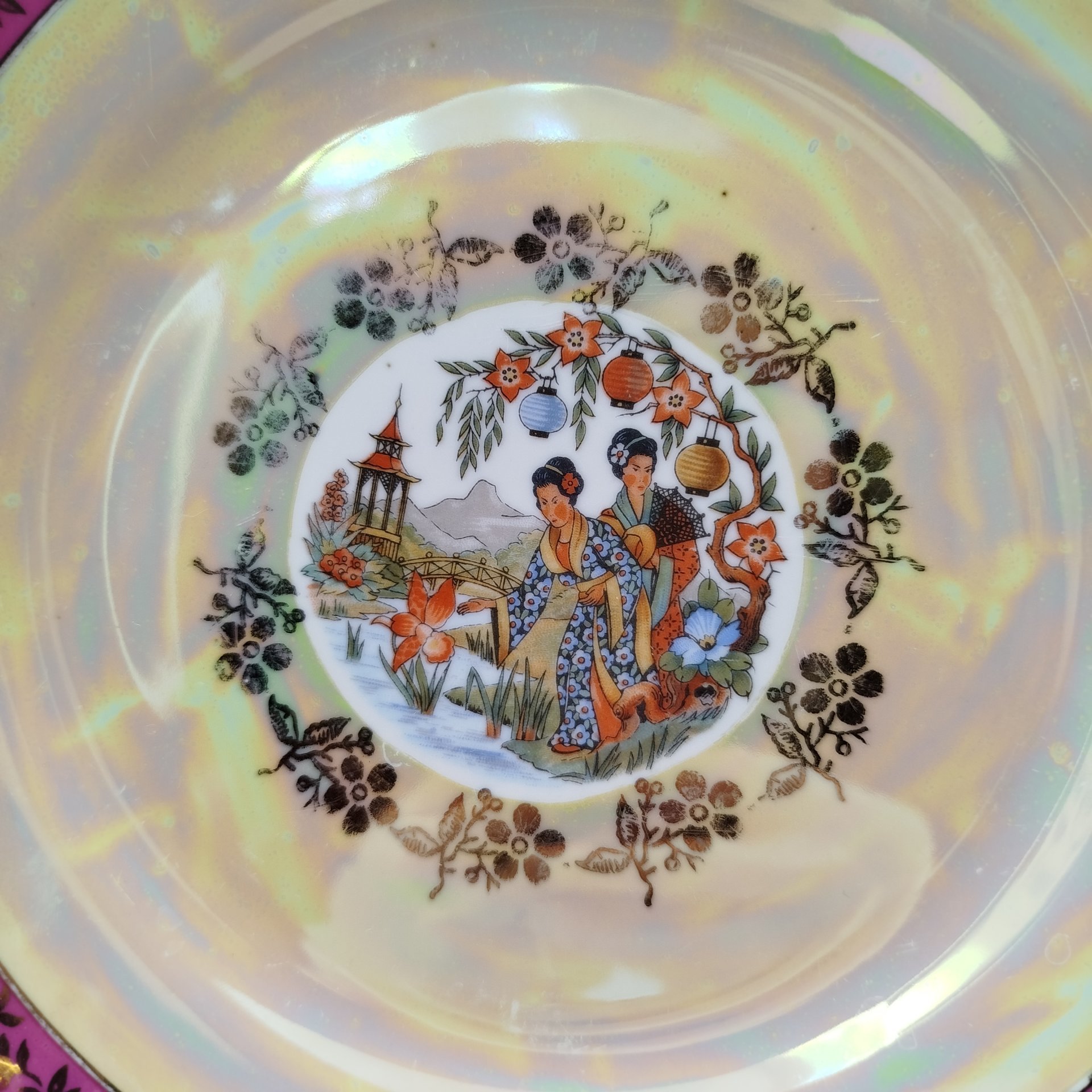 Набор обеденных тарелок из сервиза "Гейша" на 6 персон, фарфор, люстр, деколь, золочение, Spezial Eisenberg Porzellan (SEP), ГДР, 1960-1980 гг.