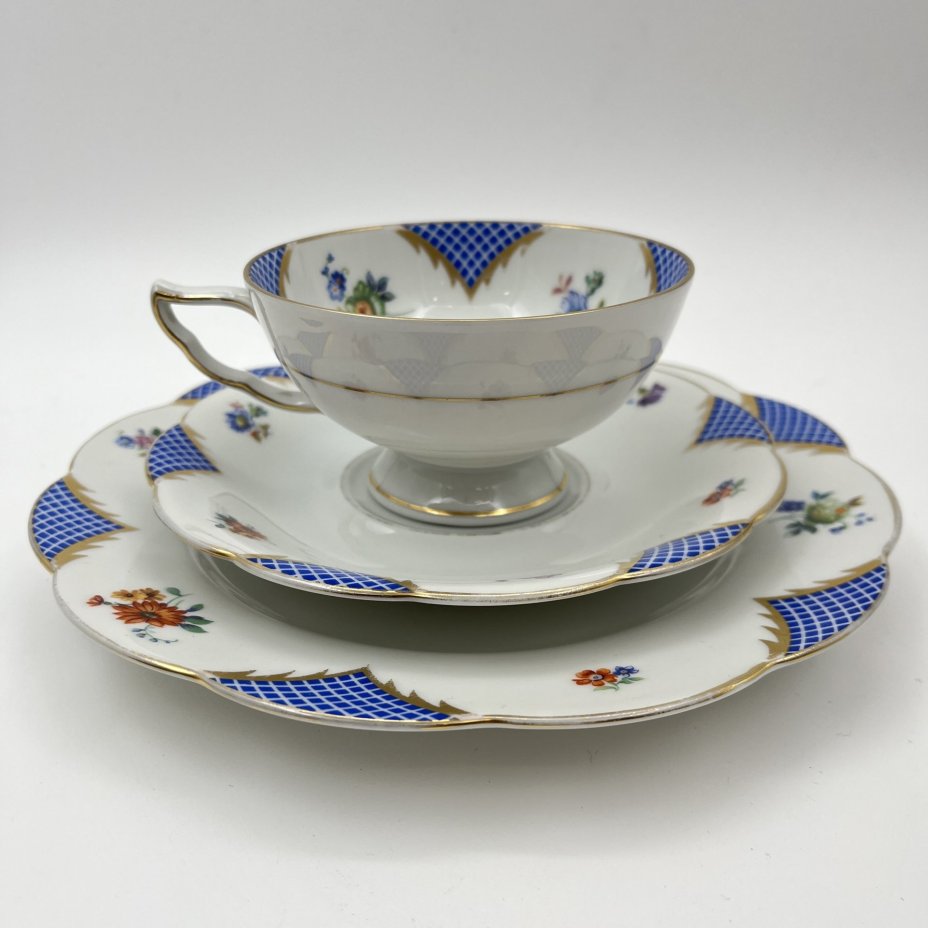 Трио чайное, украшенное цветочным декором, Ullersricht Weiden, фарфор, деколь, золочение, Bavaria Porzellan, Германия, 1930-1950 гг.