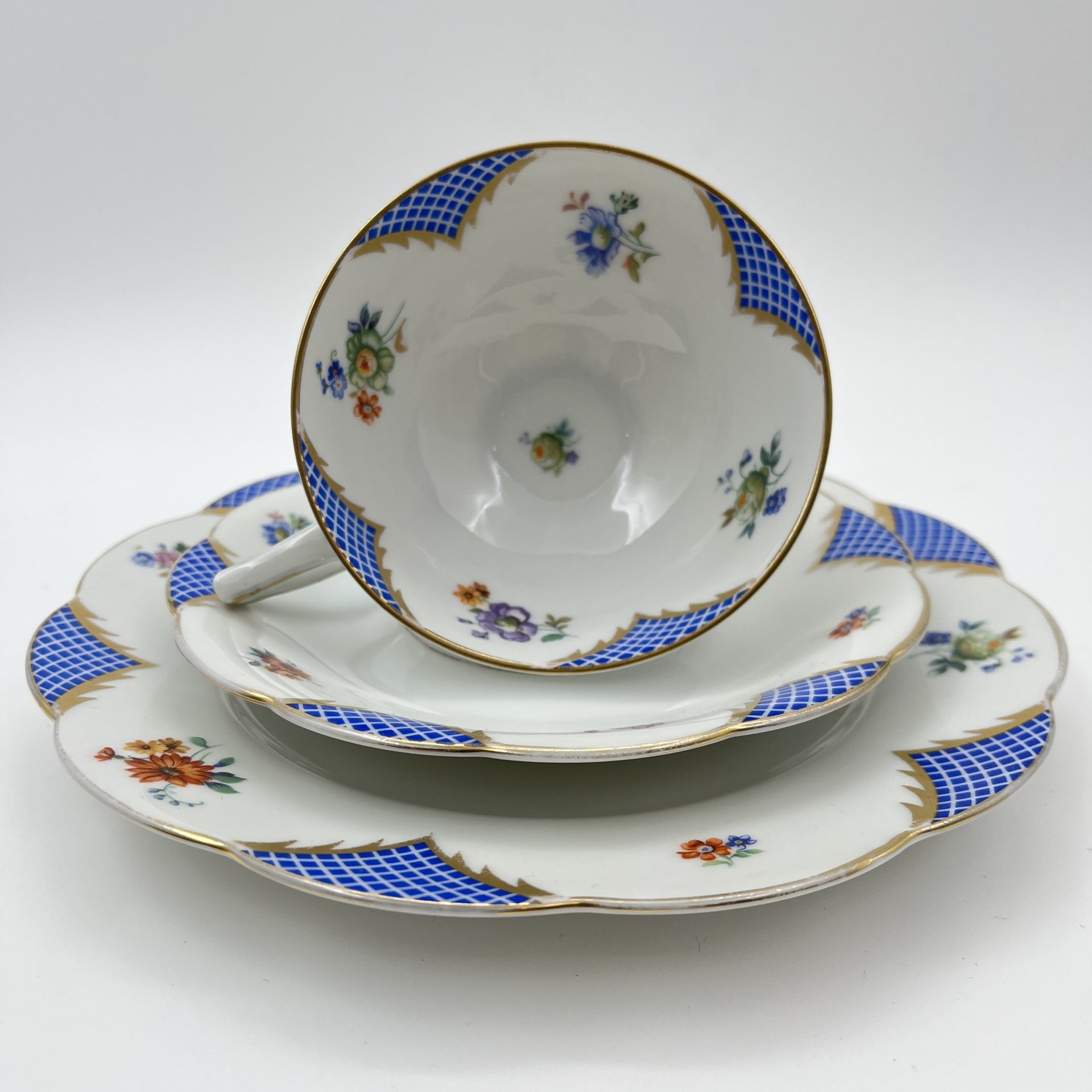 Трио чайное, украшенное цветочным декором, Ullersricht Weiden, фарфор, деколь, золочение, Bavaria Porzellan, Германия, 1930-1950 гг.