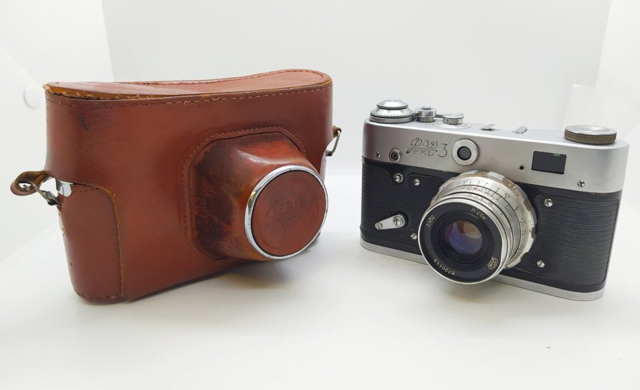 Фотоаппарат "ФЭД-3" с объективом "Индустар-26м" в оригинальном кофре, Харьковский машиностроительный завод им. Дзержинского (ФЭД)