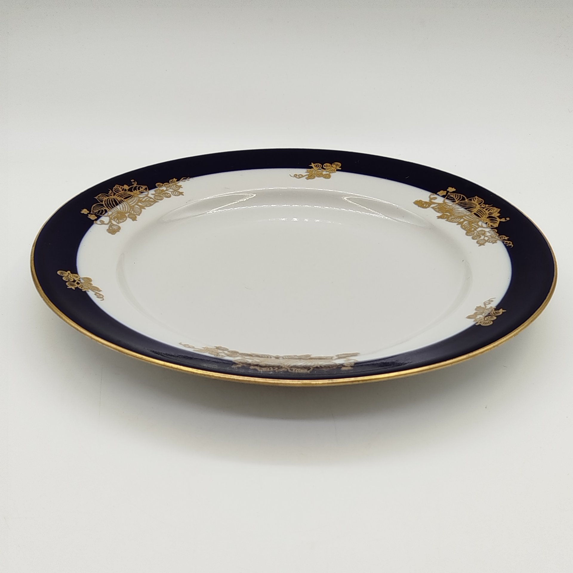 Тарелка обеденная "Крыжовник"