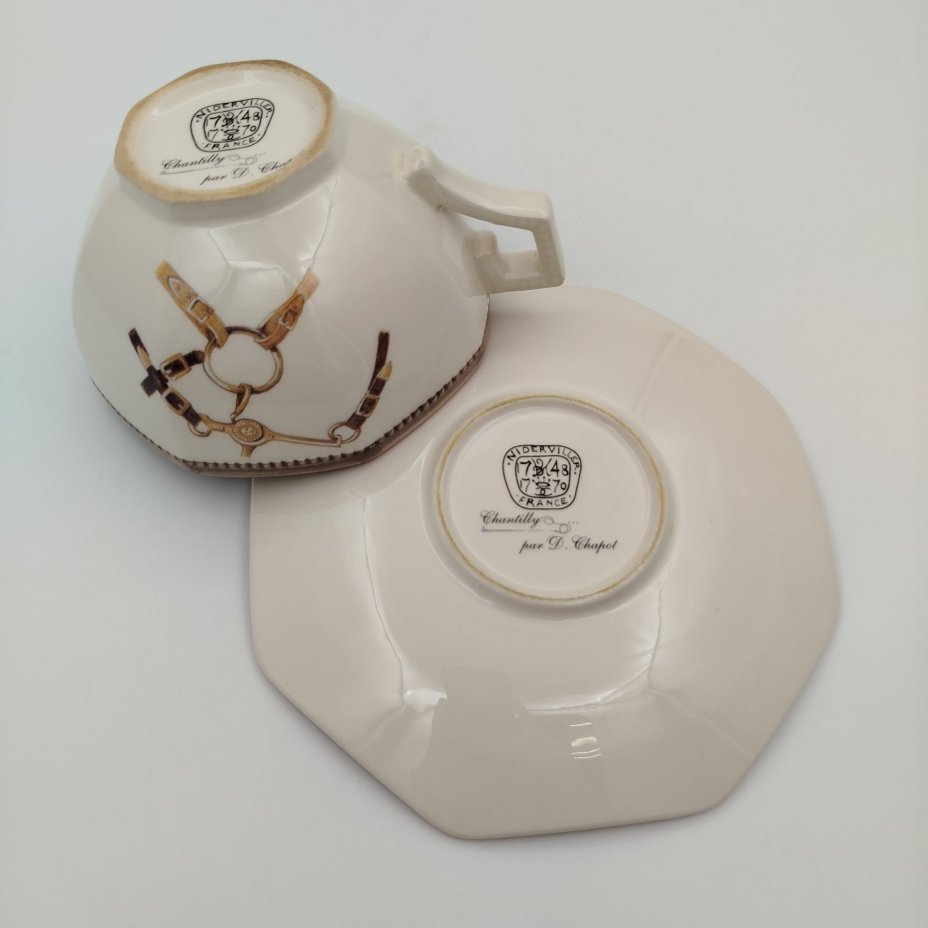 Пара чайная с декором на тему конного спорта, коллекция "Chantilly par D. Chapot", мануфактура "Niderviller", фаянс, обводка, деколь