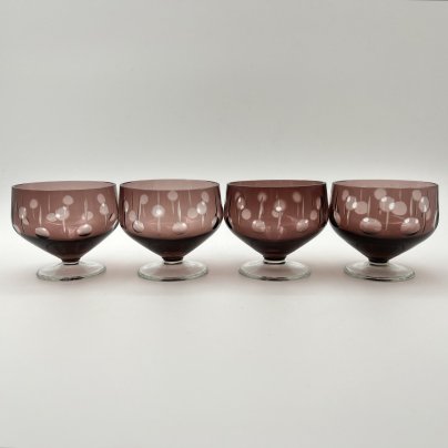 Набор бокалов для ликера/десертного вина марганцевого цвета на 4 персоны, стекло, резьба, Борисовский хрустальный завод им. Ф.Э. Дзержинского, СССР, 1970-1990 гг.