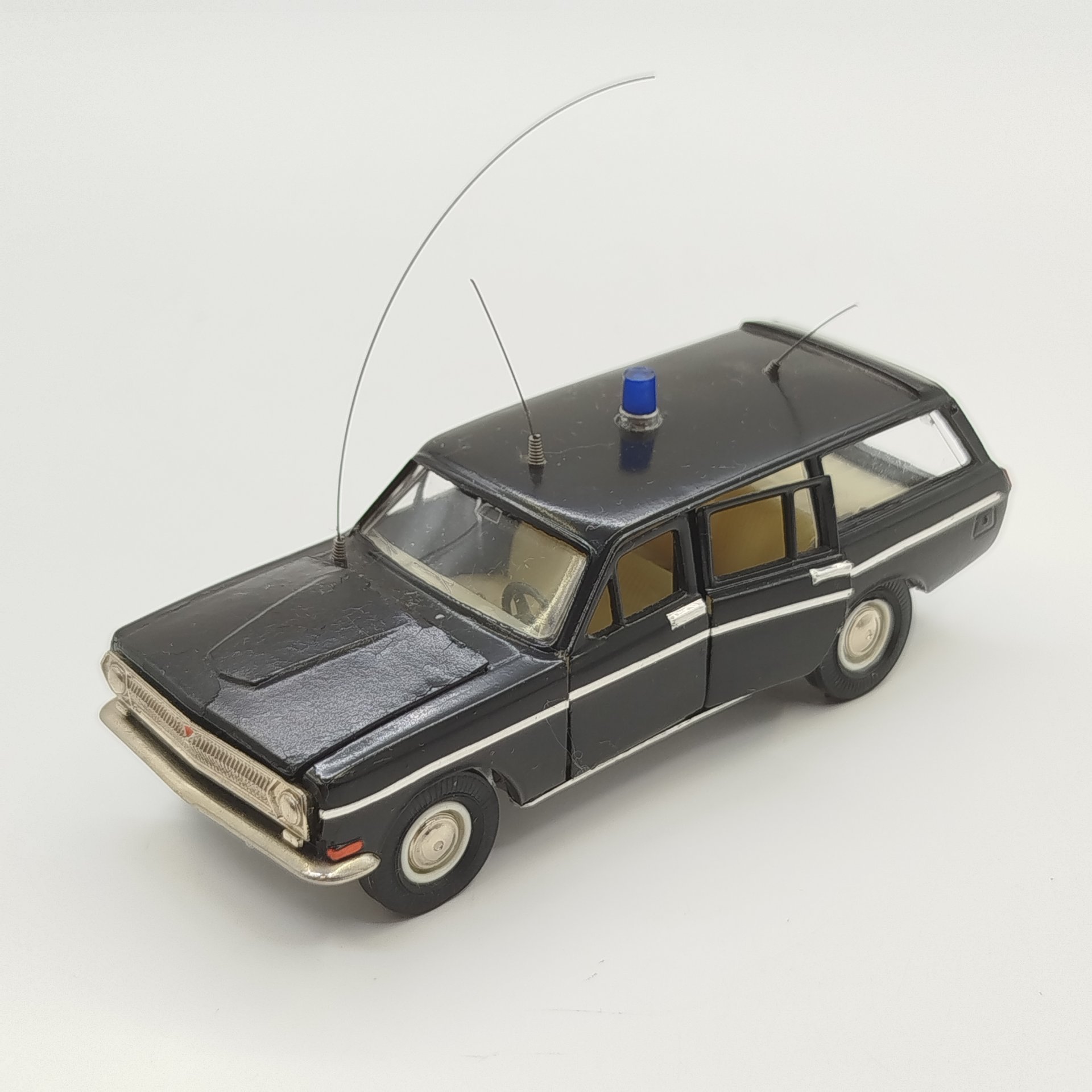 Модель автомобиля "Волга ГАЗ-24-02", модель A13