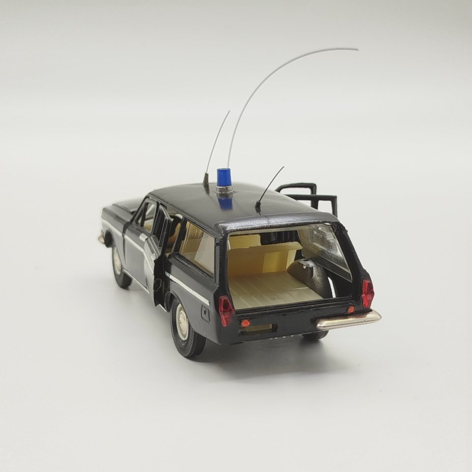 Модель автомобиля "Волга ГАЗ-24-02", модель A13