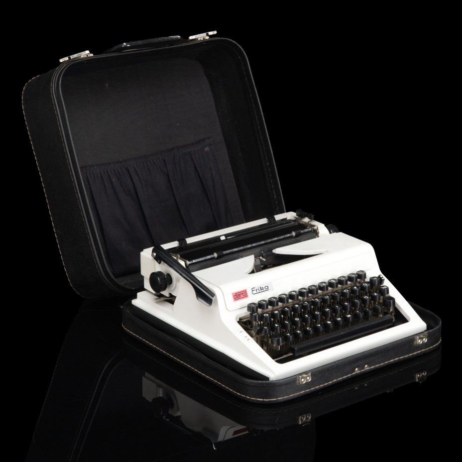 Машинка печатная "Erika Daro" mod. 40 c кириллической раскладкой