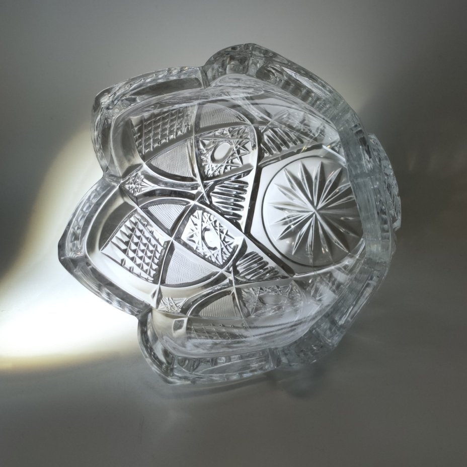 Ваза для цветов с резным геометрическим декором, хрусталь, алмазная грань, Дятьковский хрустальный завод, СССР, 1970-1990 гг.