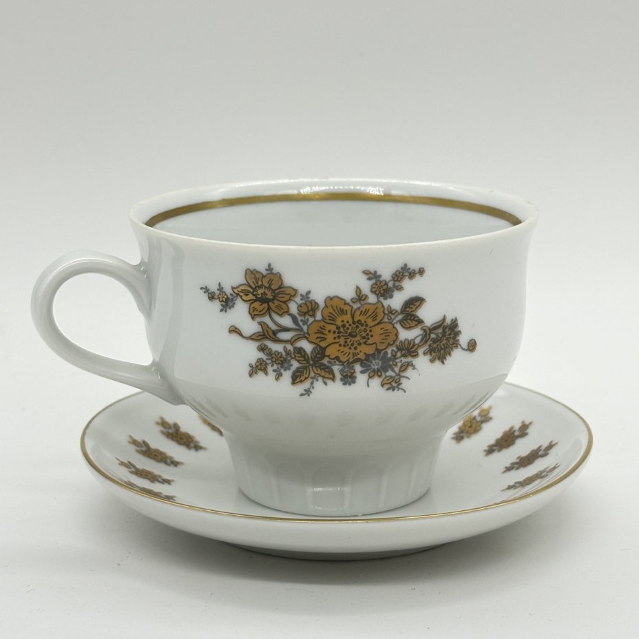 Чайная пара с цветочным декором, фарфор, деколь, золочение, Graf Von Henneberg Porzellan, 1777 Jlmenau, ГДР, 1977-1990 гг., Graf Von Henneberg Porzellan