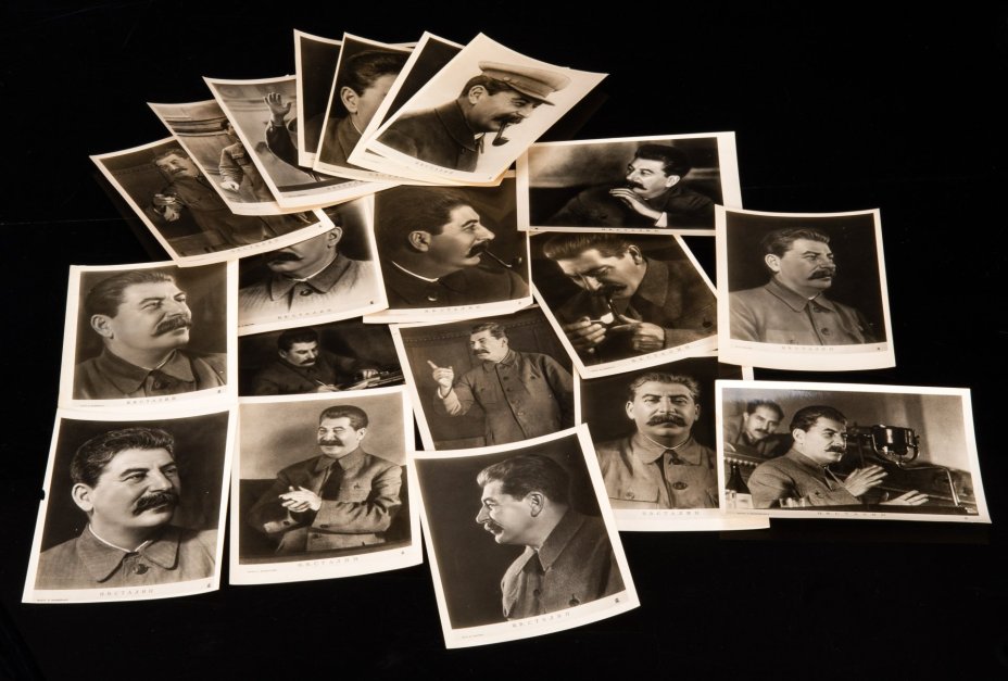 Набор фотографий (20 шт.) И.В. Сталина в папке, бумага, печать, картон