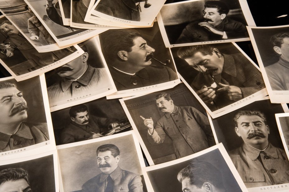 Набор фотографий (20 шт.) И.В. Сталина в папке, бумага, печать, картон