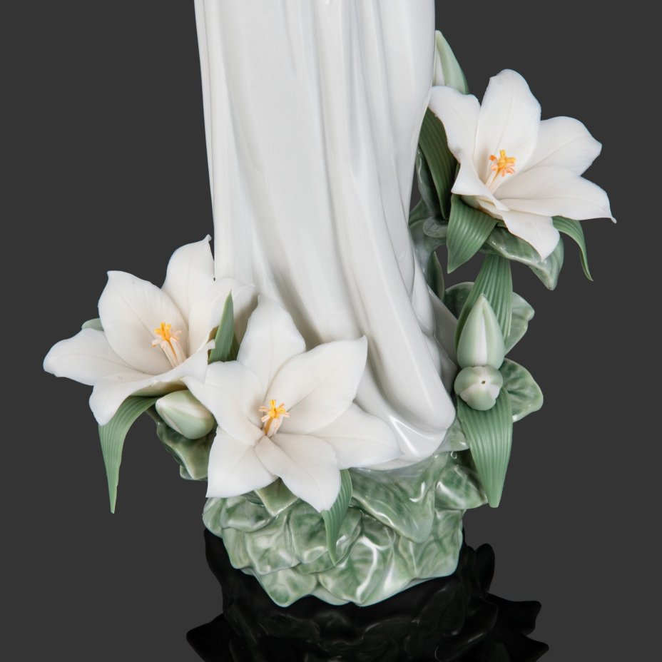 Статуэтка "Мадонна в цветах", скульптор Jose Javier Malavia, фарфор, роспись, Lladro, Lladro