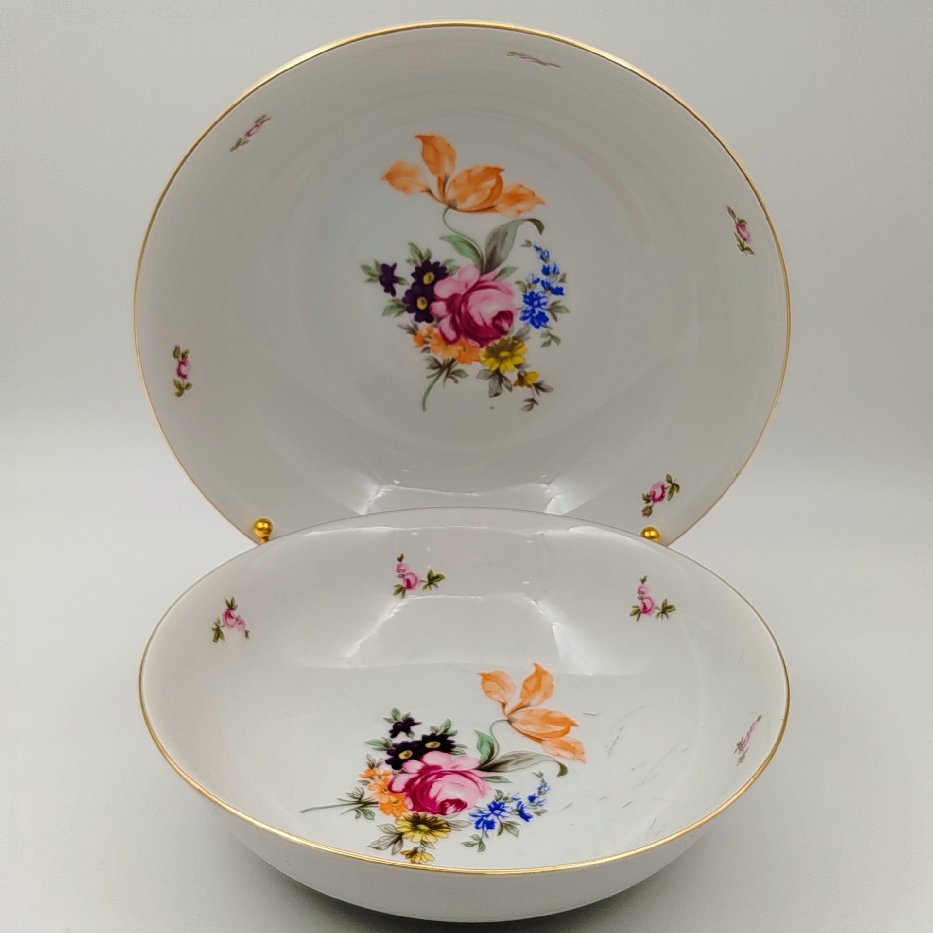 Набор из двух салатников с цветочным декором