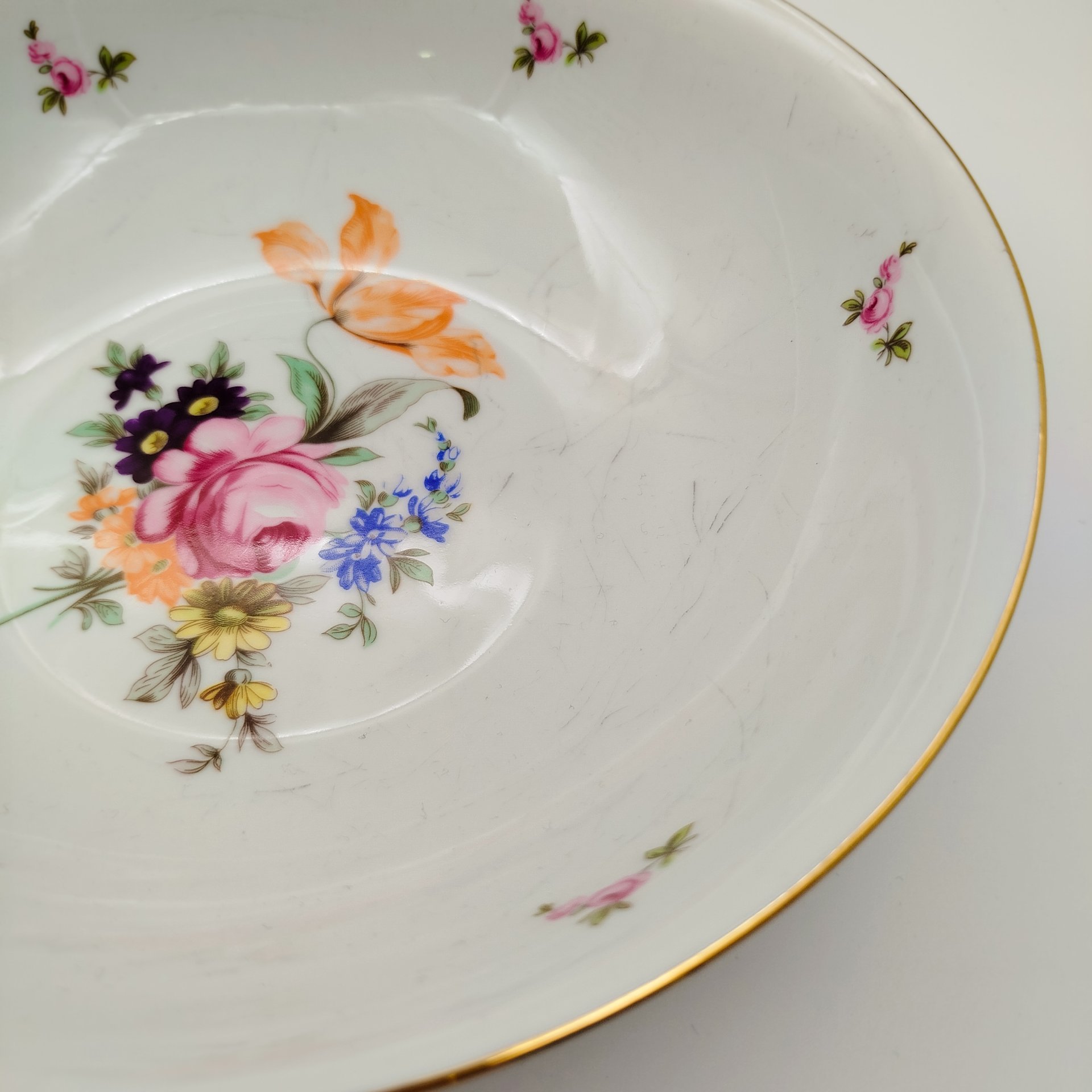 Набор из двух салатников с цветочным декором