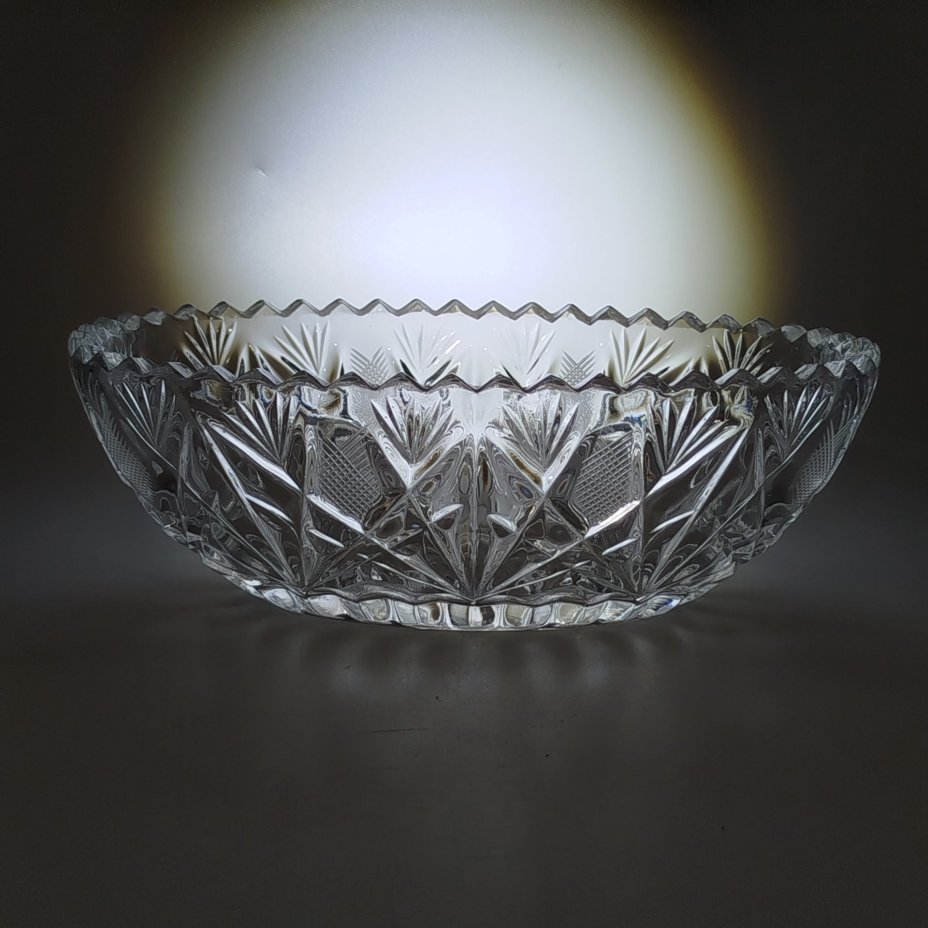 Конфетница (салатник) овальной формы с рельефным декором, хрусталь, СССР, 1980-2000 гг.