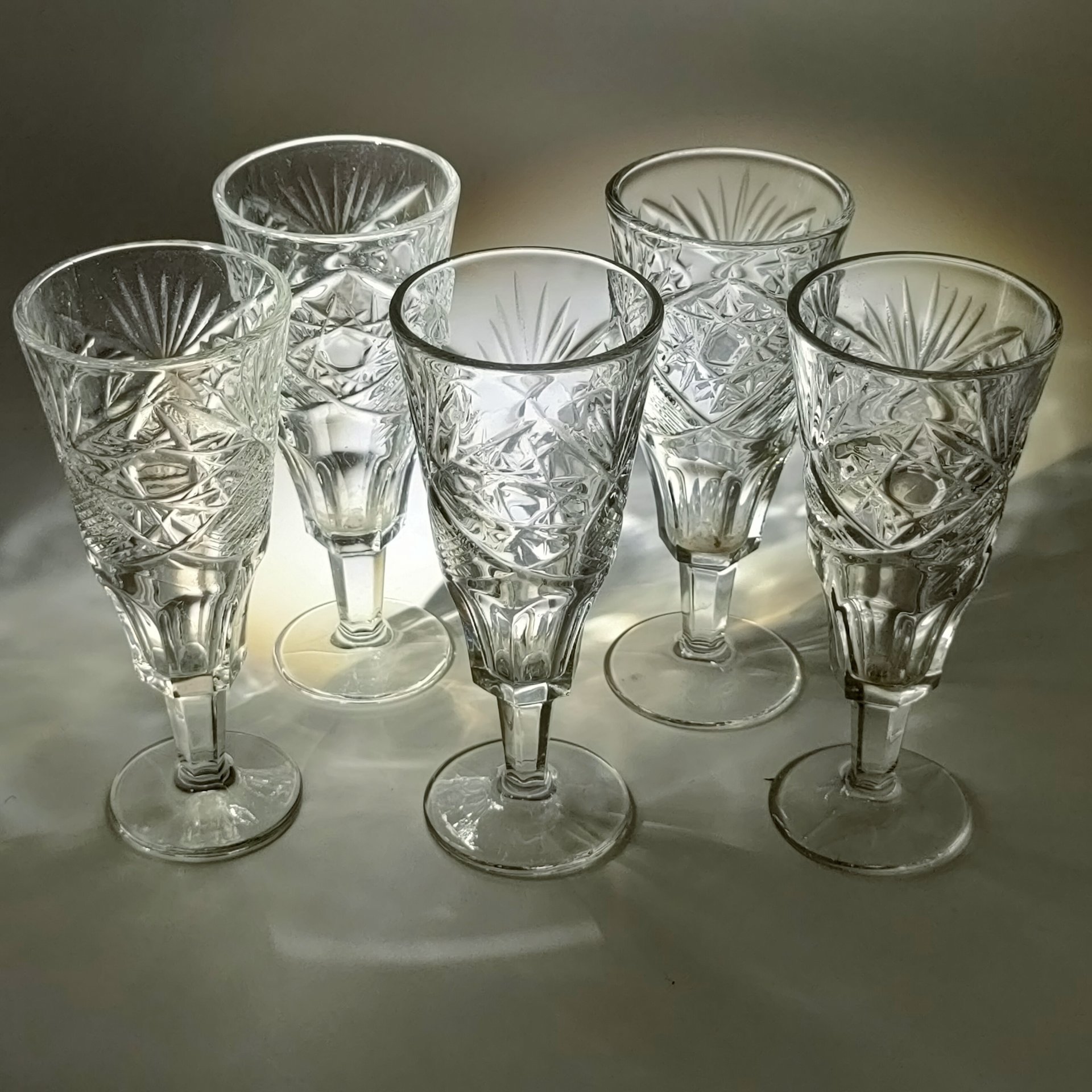 Набор из 5-ти лафитников с резным декором