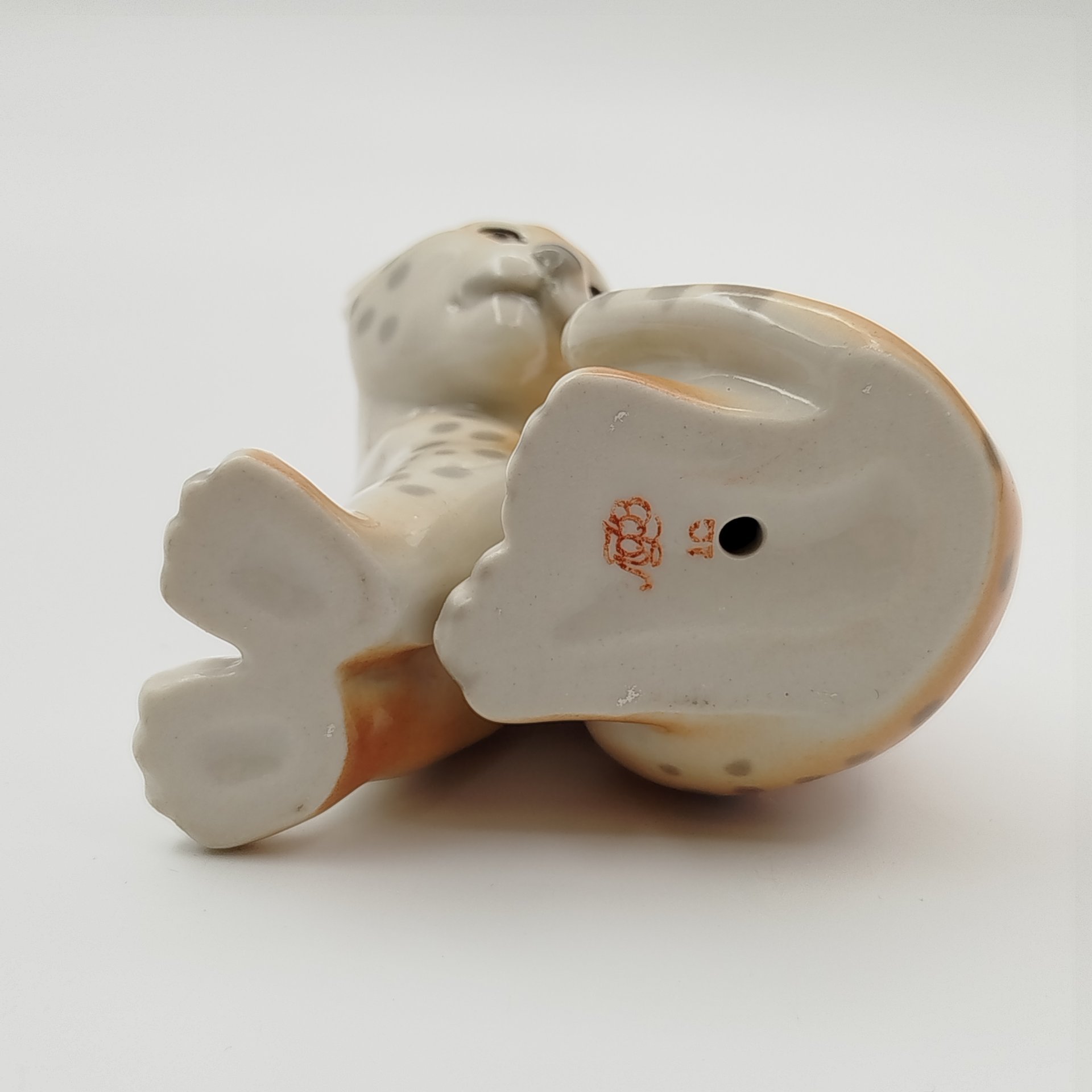 Статуэтка "Маленький леопард", скульптор П.П. Веселов, фарфор, аэрография, роспись, Ленинградский фарфоровый завод (ЛФЗ), СССР, 1980-1990 гг.