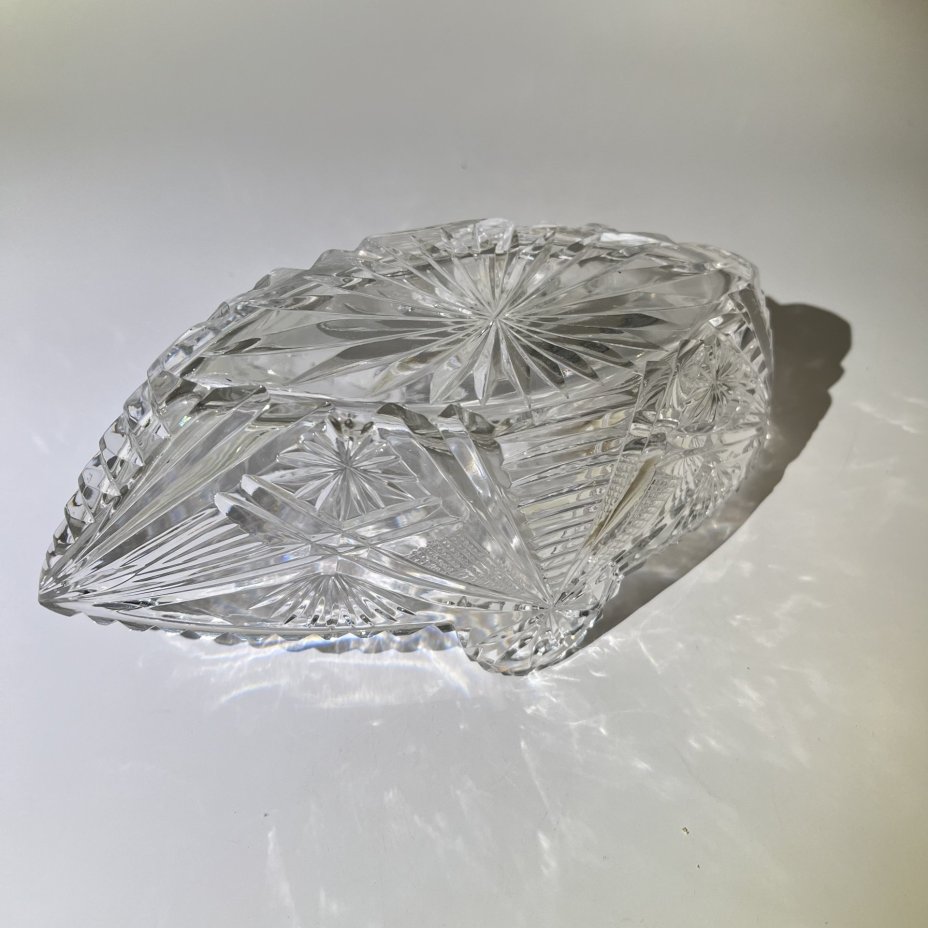 Икорница с геометрическим резным декором, хрусталь, СССР, 1970-1990 гг.