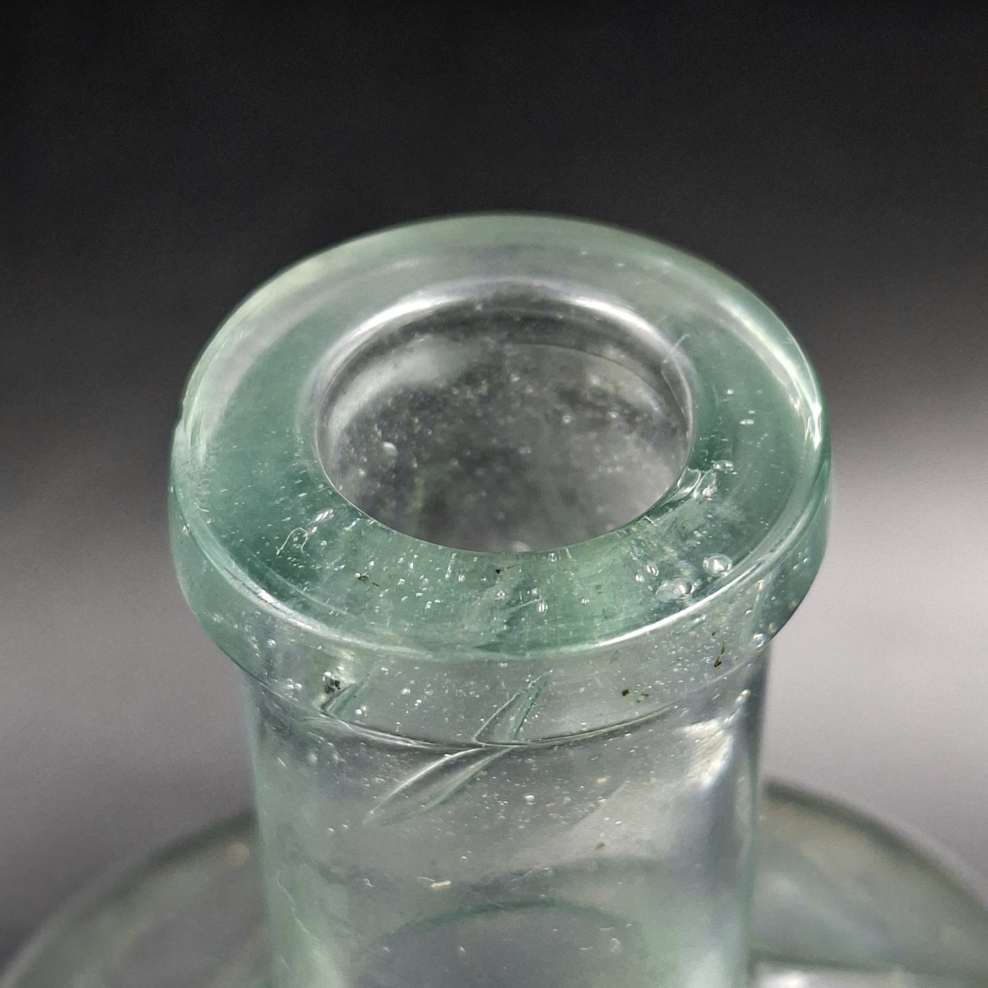 Набор из 3-х флаконов (бутылочек) различных форм и размеров, стекло, Европа, 1900-1940 гг.