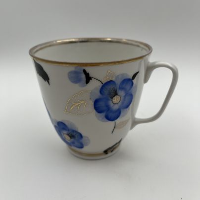 Чайный бокал  "Синие махровые цветы", автор росписи Безпалова-Михалева Т.Н., фарфор, роспись, золочение, Ленинградский фарфоровый завод (ЛФЗ), СССР, 1950-1960 гг.