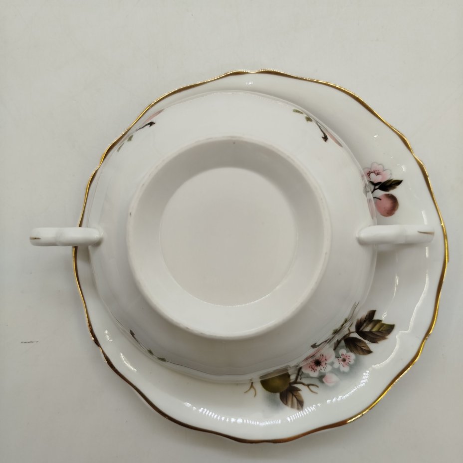 Бульонница (бульонная пара), украшенная растительным декором, Liverpool Road Pottery