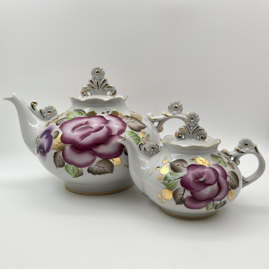 Набор из 2-х чайников (доливной и заварочный) с цветочным декором, фарфор, роспись, золочение, Ленинградский опытный завод (ЛОЗ), СССР, 1984-1991 гг.
