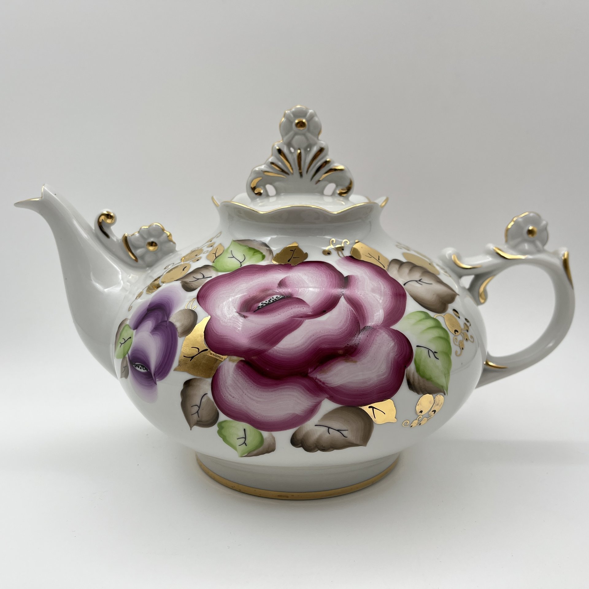 Набор из 2-х чайников (доливной и заварочный) с цветочным декором, фарфор, роспись, золочение, Ленинградский опытный завод (ЛОЗ), СССР, 1984-1991 гг.