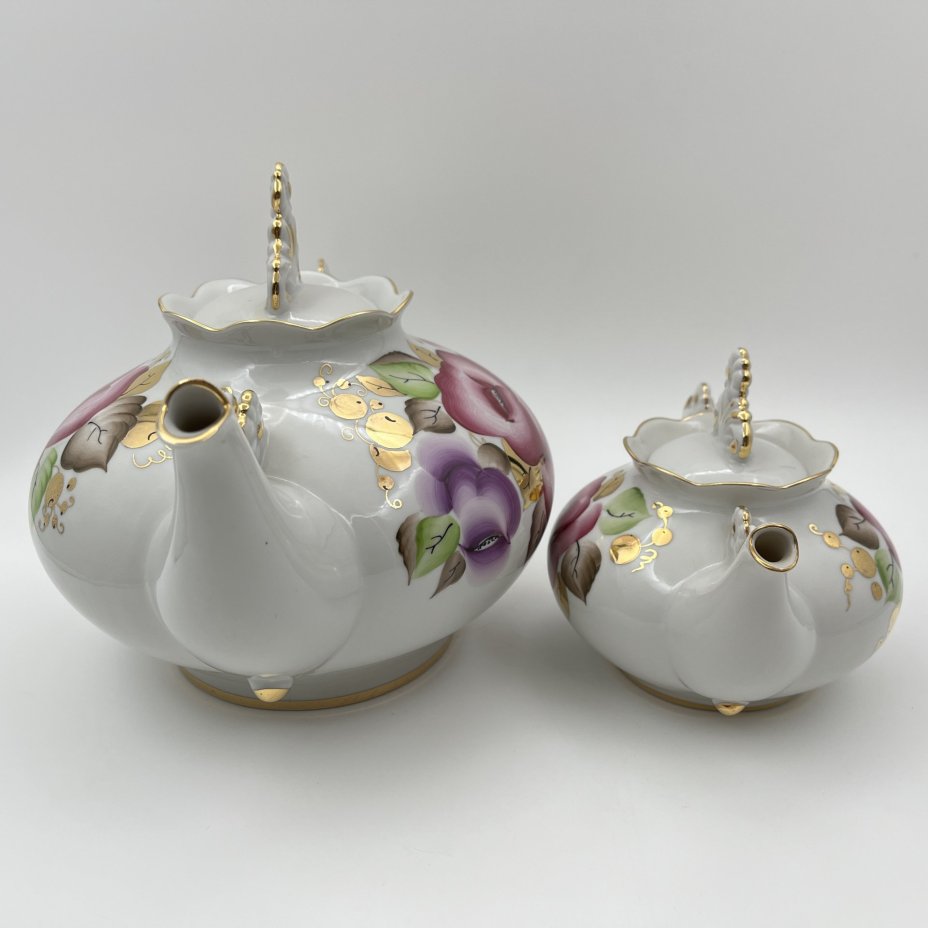 Набор из 2-х чайников (доливной и заварочный) с цветочным декором, фарфор, роспись, золочение, Ленинградский опытный завод (ЛОЗ), СССР, 1984-1991 гг.