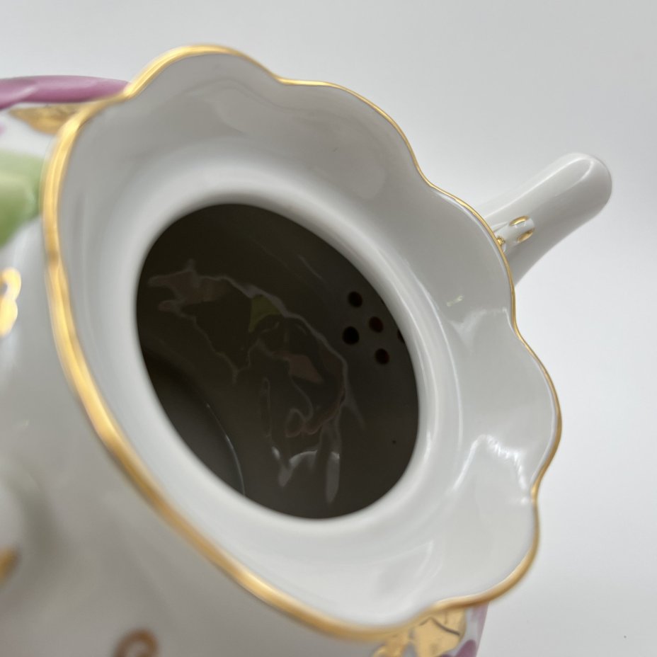 Набор из 2-х чайников (доливной и заварочный) с цветочным декором, фарфор, роспись, золочение, Ленинградский опытный завод (ЛОЗ), СССР, 1984-1991 гг.