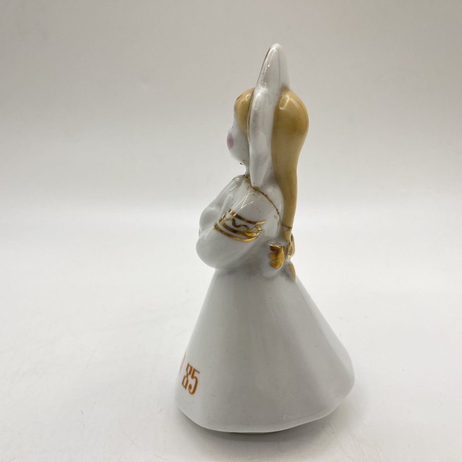 Статуэтка фестивальная "Катюша с голубем" (XII-Москва-85)