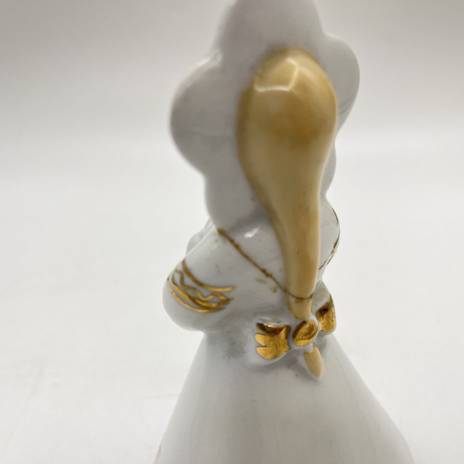 Статуэтка фестивальная "Катюша с голубем" (XII-Москва-85)