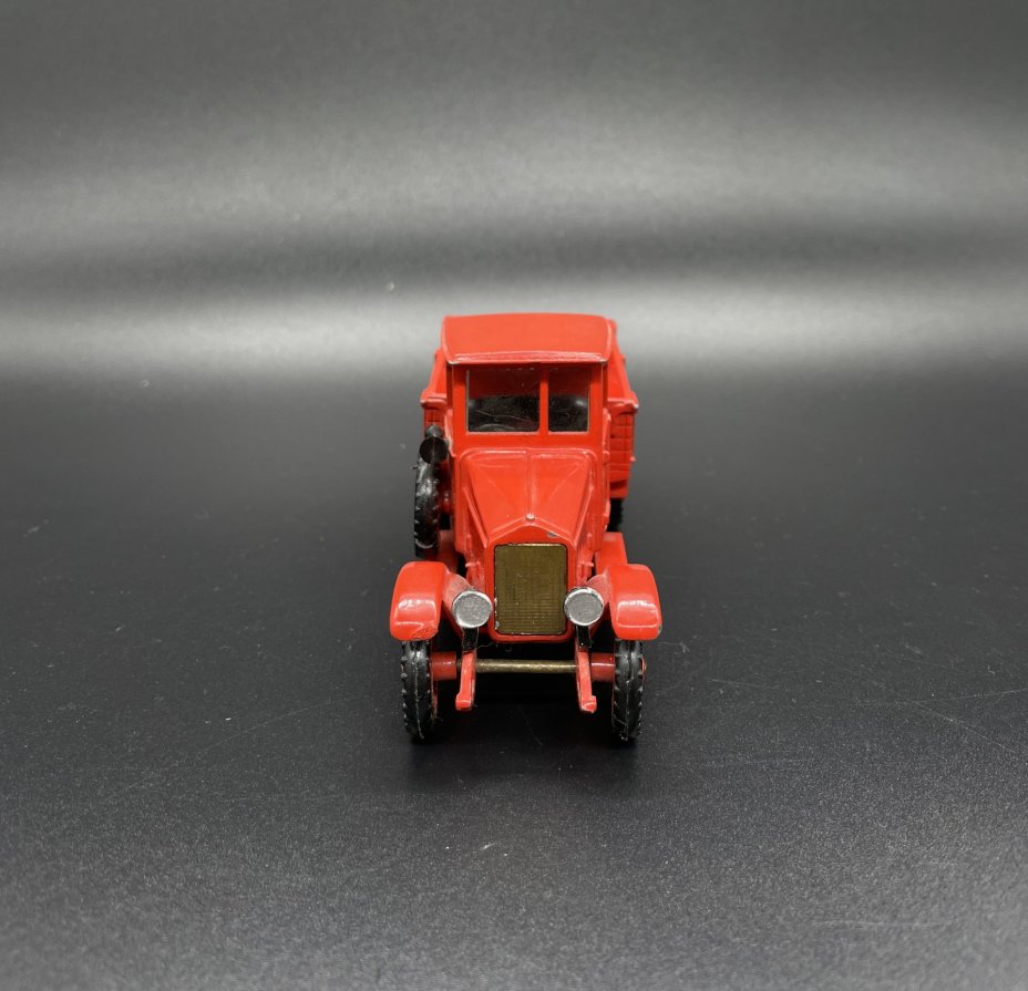 Модель автомобиля в масштабе 1:43 "АМО-Ф15 1927". Изготовитель "АРЕК" Казань