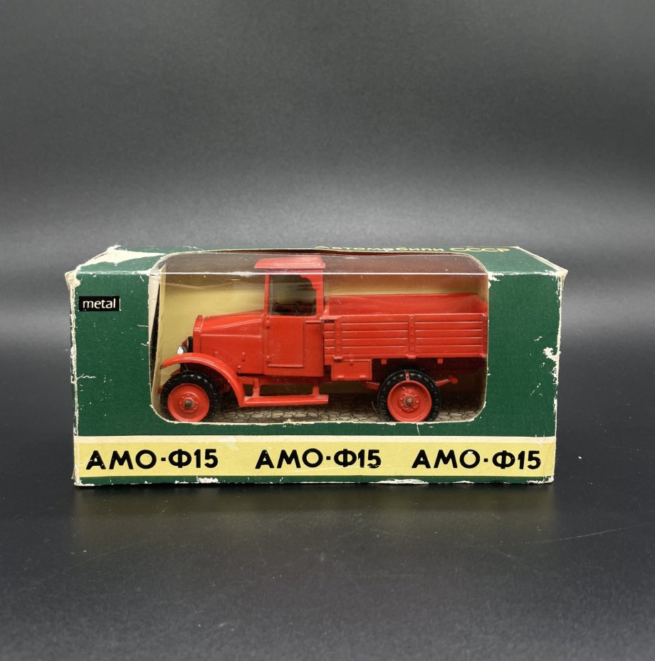 Модель автомобиля в масштабе 1:43 "АМО-Ф15 1927". Изготовитель "АРЕК" Казань