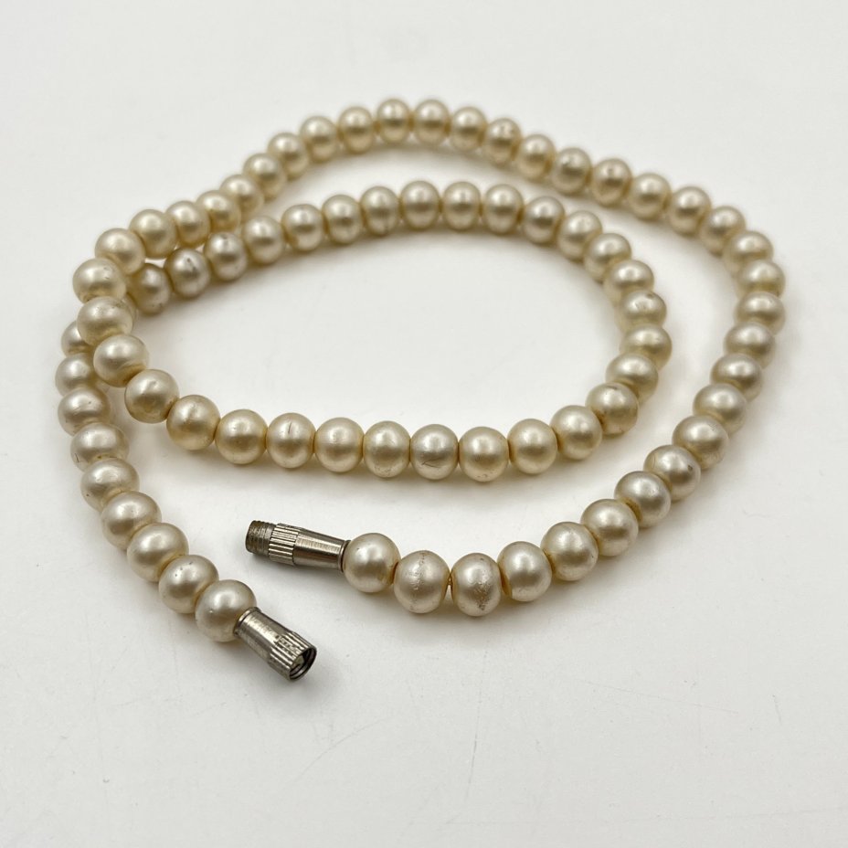 Бусы кремового оттенка