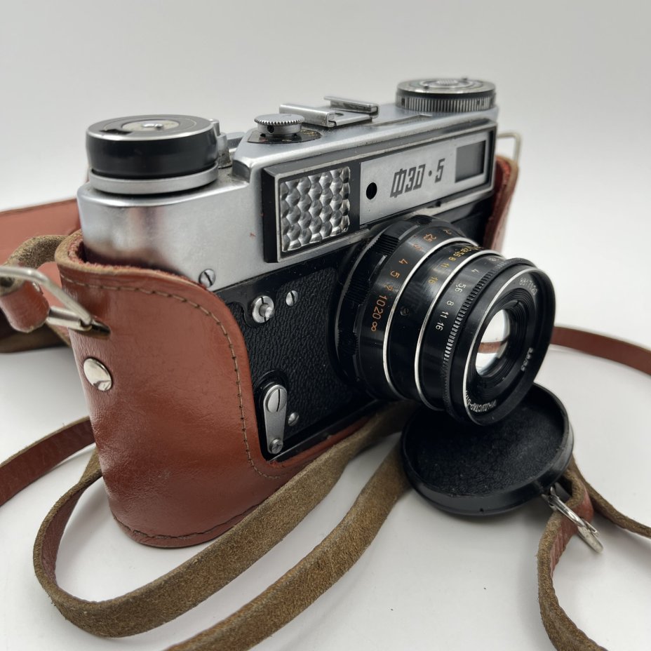 Фотоаппарат "ФЭД-5" с объективом "Индустар-61 Л/Д" в оригинальном кофре, металл, пластик, стекло, кожа, Харьковский машиностроительный завод им. Дзержинского (ФЭД), СССР, 1977-1990 гг.