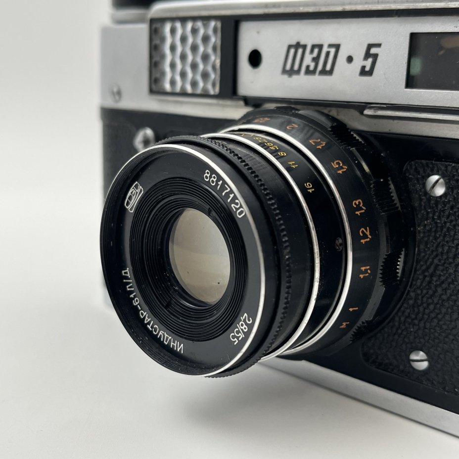 Фотоаппарат "ФЭД-5" с объективом "Индустар-61 Л/Д" в оригинальном кофре, металл, пластик, стекло, кожа, Харьковский машиностроительный завод им. Дзержинского (ФЭД), СССР, 1977-1990 гг.