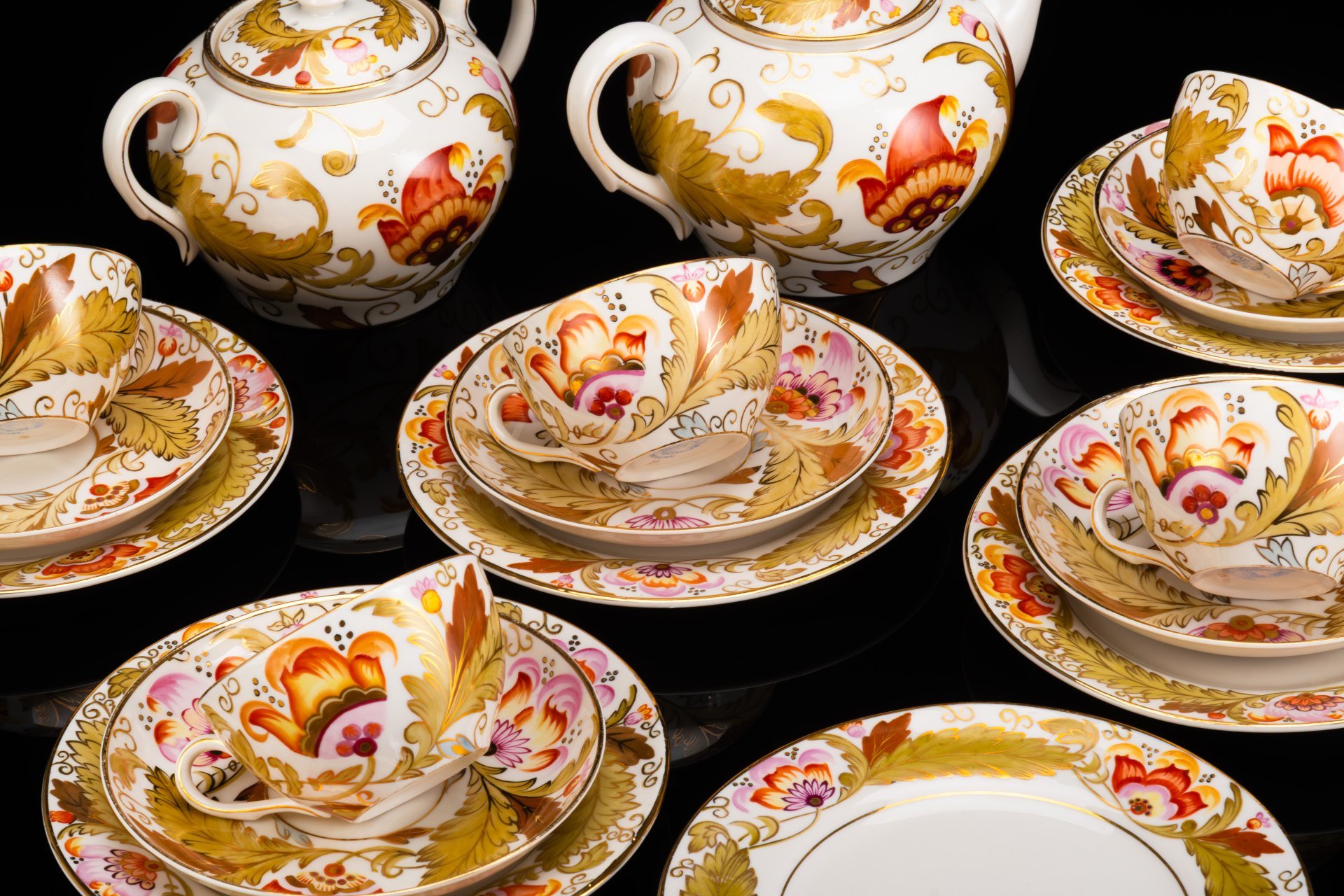 Набор чайный на 5 персон "Маки" (18 предметов), автор росписи А.А.Чекулина, фарфор, роспись, золочение, Дмитровский фарфоровый завод (ДФЗ Вербилки), СССР, 1940-1954 гг.