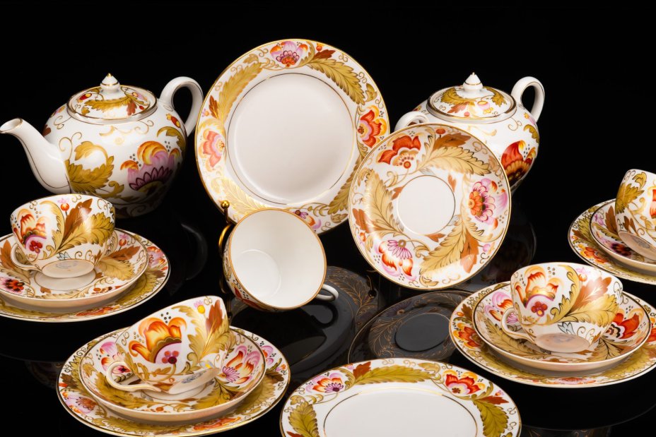 Набор чайный на 5 персон "Маки" (18 предметов), автор росписи А.А.Чекулина, фарфор, роспись, золочение, Дмитровский фарфоровый завод (ДФЗ Вербилки), СССР, 1940-1954 гг.