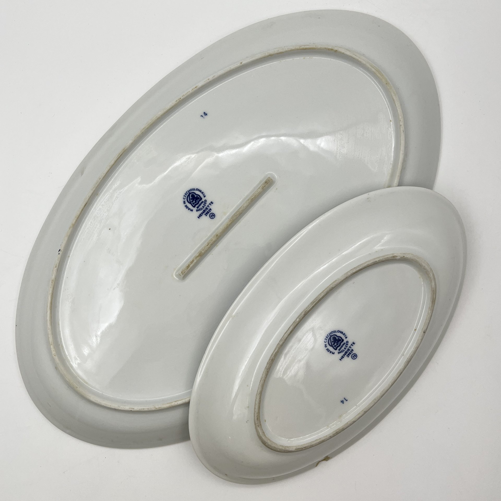 Набор из двух овальных блюд "Луковый узор", "Bohemia inglazed"