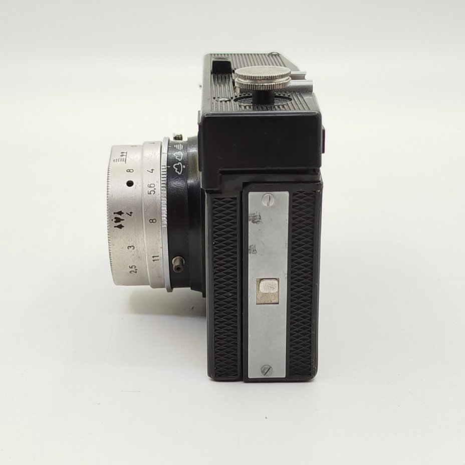 Фотоаппарат "Смена-8" в оригинальном кофре (не работает)