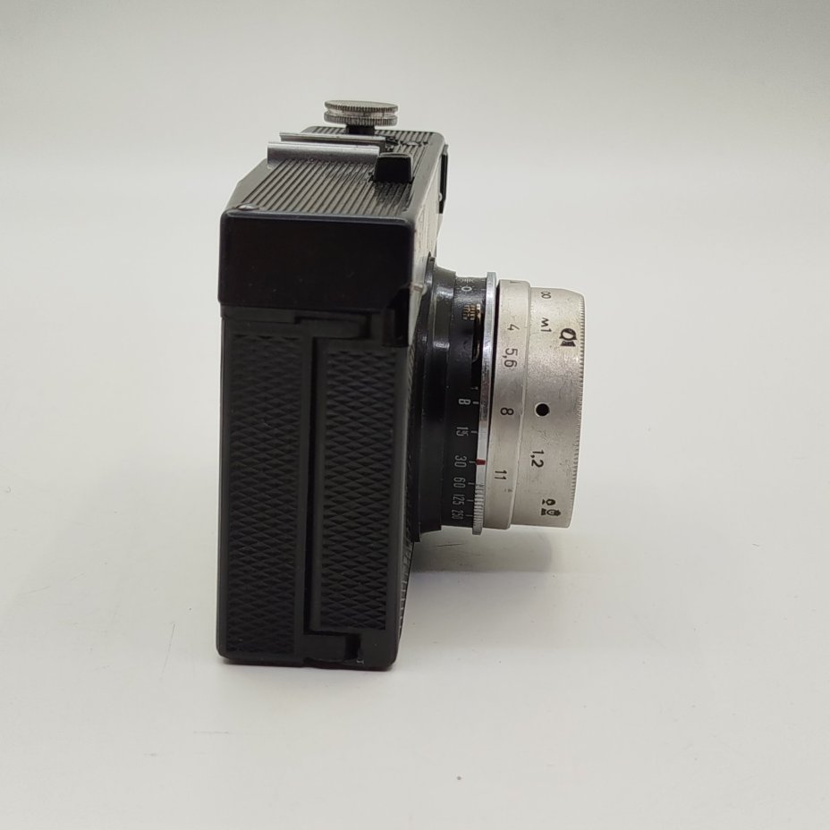 Фотоаппарат "Смена-8" в оригинальном кофре (не работает)