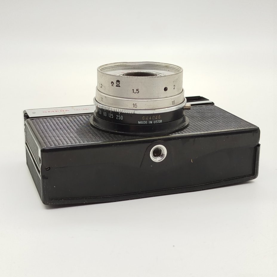 Фотоаппарат "Смена-8" в оригинальном кофре (не работает)