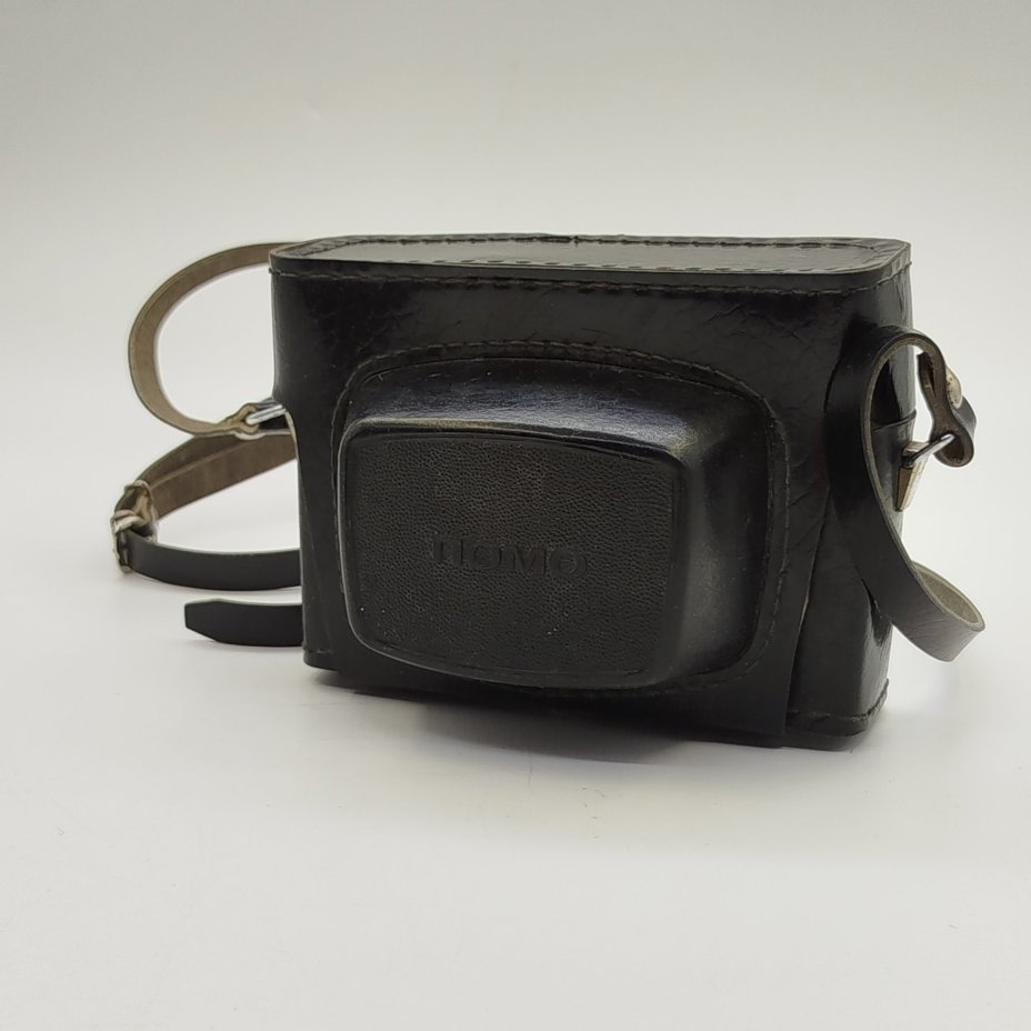 Фотоаппарат "Смена-8" в оригинальном кофре (не работает)